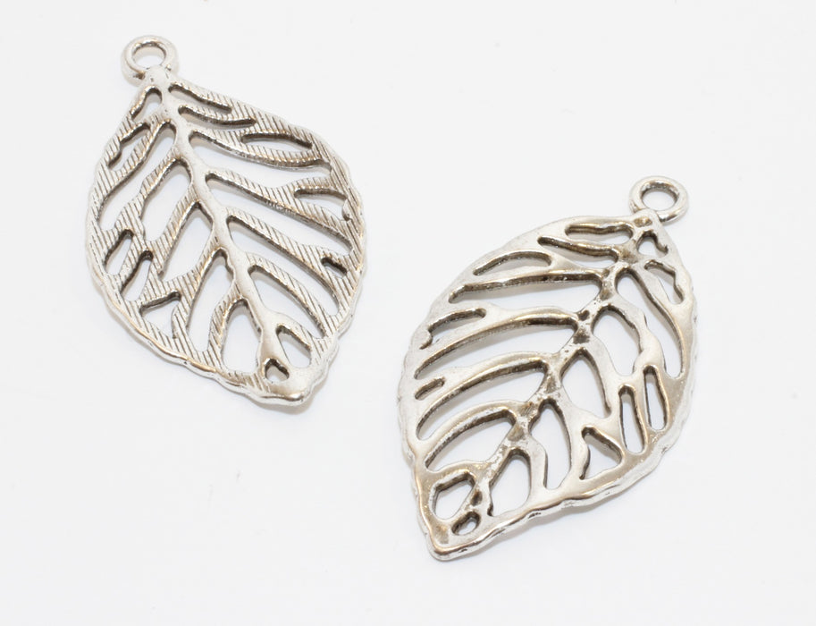 Vente en gros Pendentif breloque feuille argentée 49,5x27,5mm