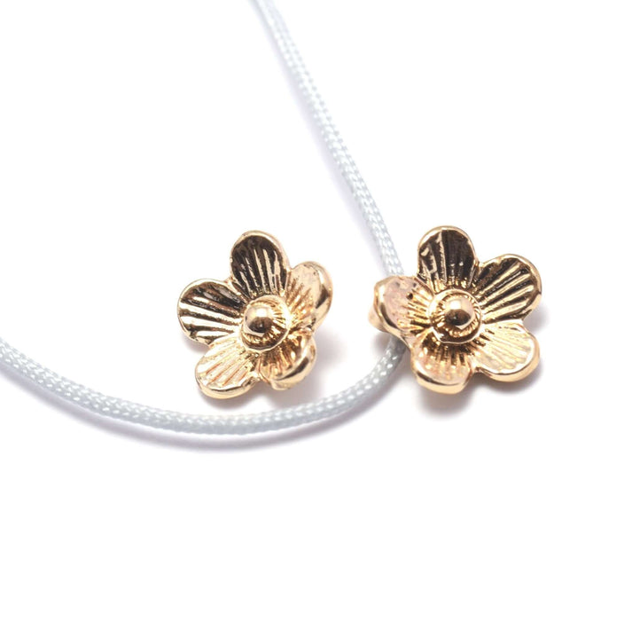 Achat en gros 2 pendentifs (ne terni pas) fleur OR CLAIR en laiton -breloque 9x10x3 mm, Trou: 1.5 mm