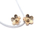 Achat en gros 2 pendentifs (ne terni pas) fleur OR CLAIR en laiton -breloque 9x10x3 mm, Trou: 1.5 mm